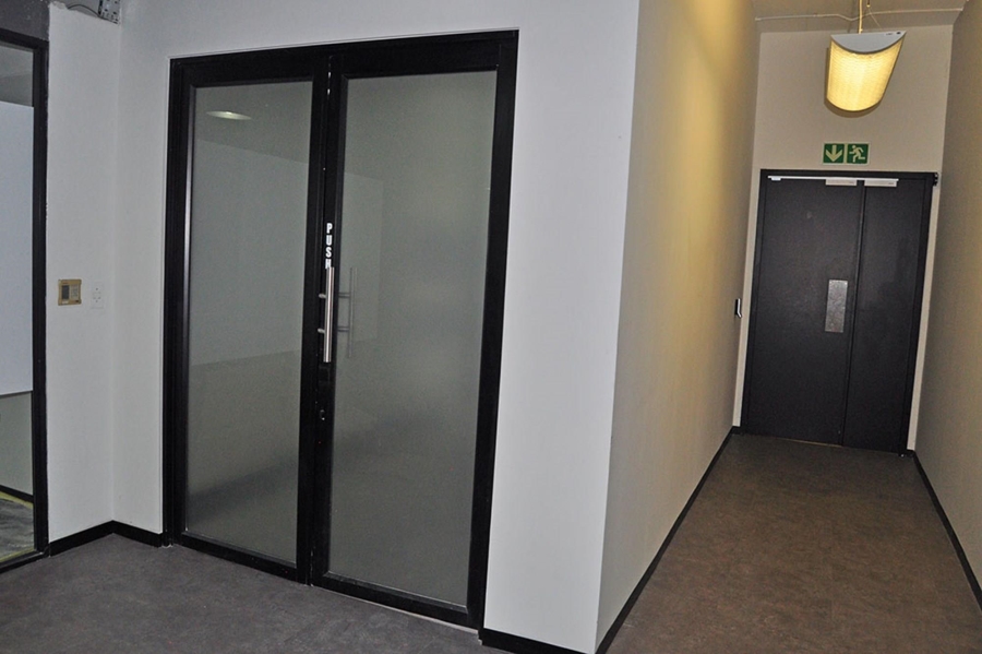To Let commercial Property for Rent in Paarden Eiland Western Cape